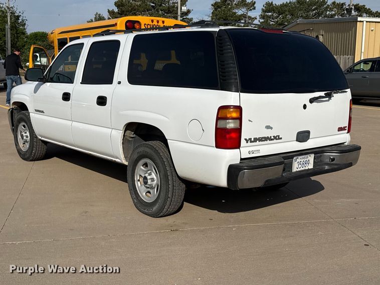 image for item EW4503 2002 GMC Yukon XL SUV