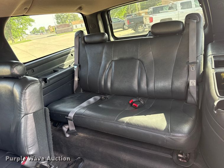 image for item EW4503 2002 GMC Yukon XL SUV