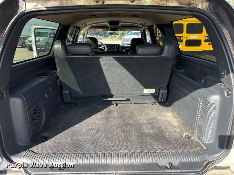 image for item EW4503 2002 GMC Yukon XL SUV
