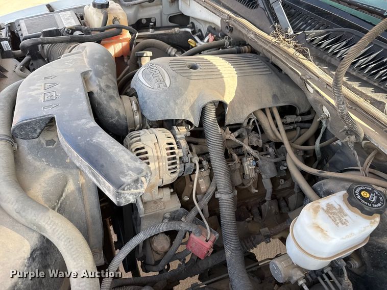 image for item EW4503 2002 GMC Yukon XL SUV