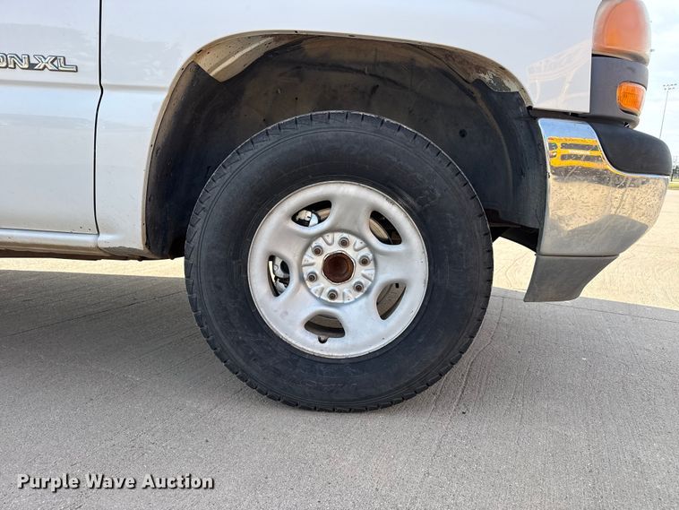 image for item EW4503 2002 GMC Yukon XL SUV