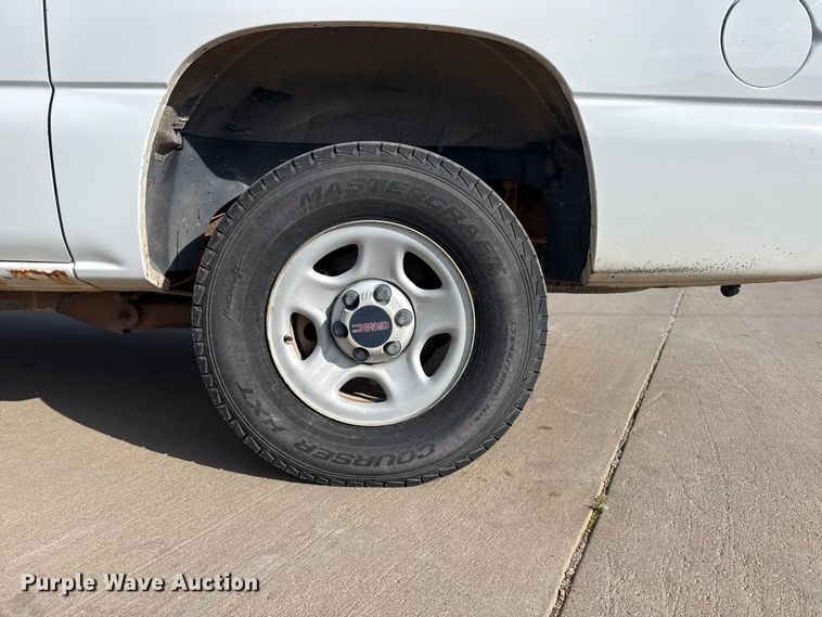 image for item EW4503 2002 GMC Yukon XL SUV