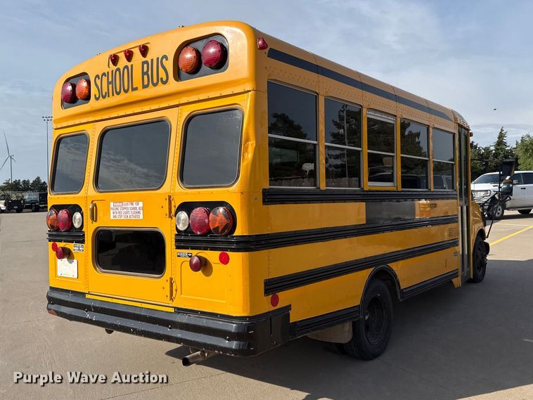 image for item EW4504 2001 Blue Bird school bus