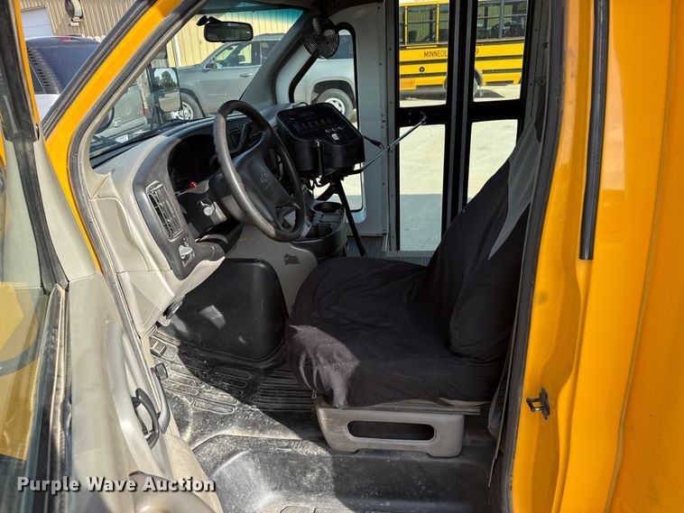 image for item EW4504 2001 Blue Bird school bus
