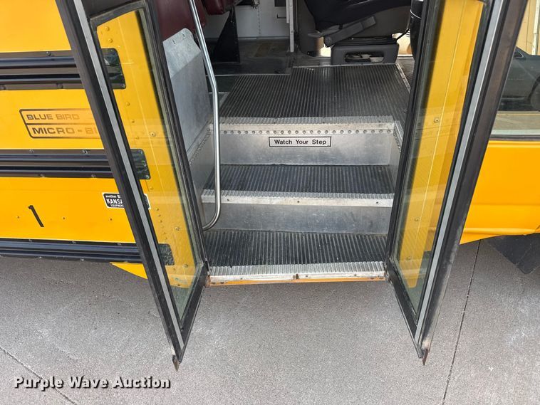 image for item EW4504 2001 Blue Bird school bus