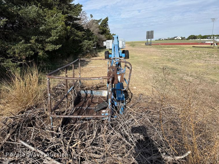 image for item EW4505 Genie S-60 boom lift