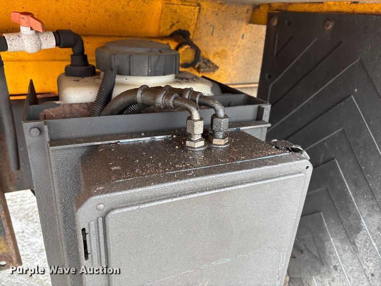 image for item FB3408 2010 International 7500 dump truck