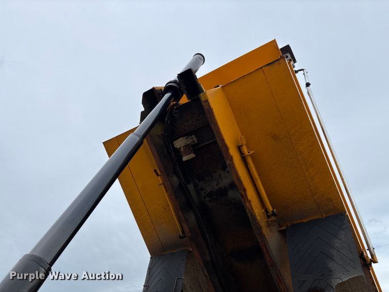 image for item FB3408 2010 International 7500 dump truck