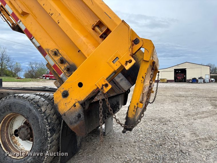 image for item FB3408 2010 International 7500 dump truck