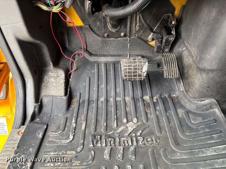 image for item FB3408 2010 International 7500 dump truck