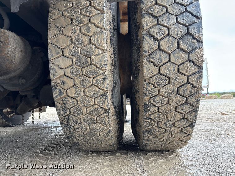 image for item FB3408 2010 International 7500 dump truck