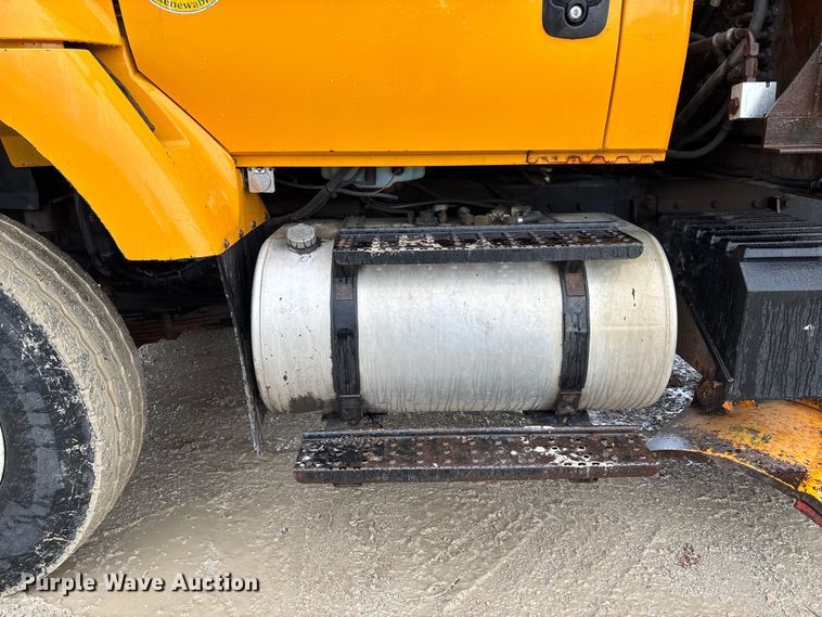 image for item FB3409 2009 International 7500 dump truck