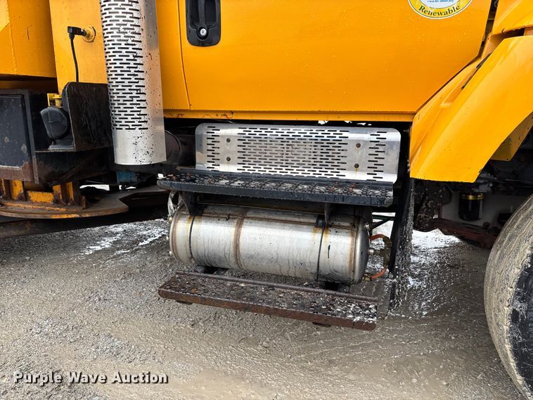 image for item FB3409 2009 International 7500 dump truck