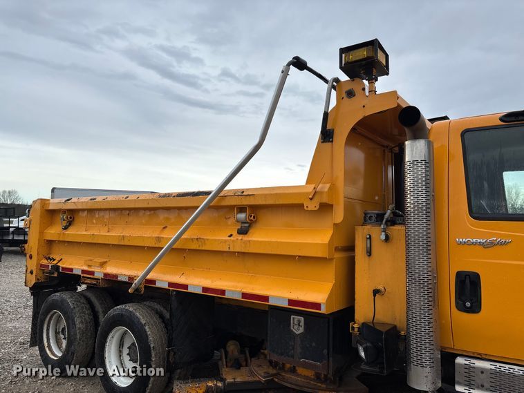image for item FB3409 2009 International 7500 dump truck