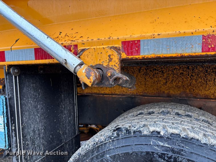 image for item FB3409 2009 International 7500 dump truck