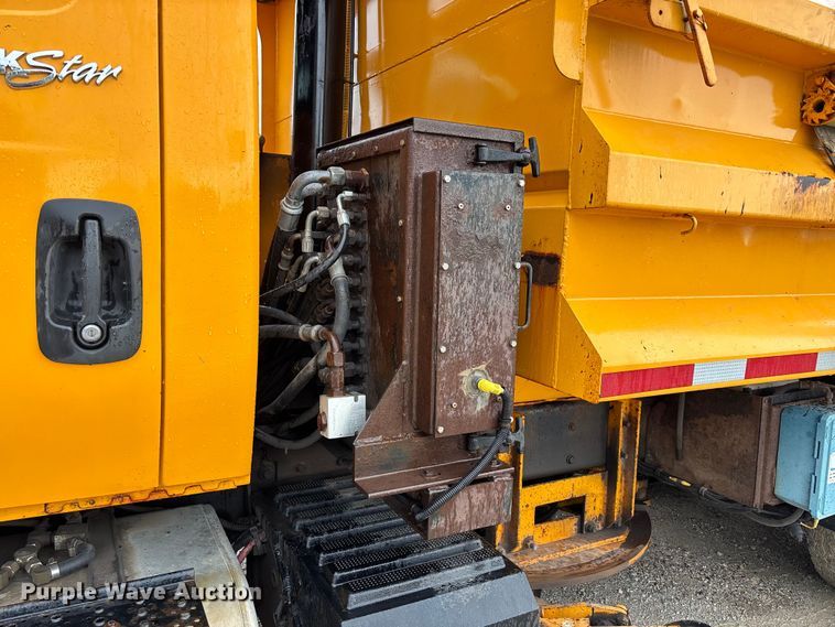image for item FB3409 2009 International 7500 dump truck