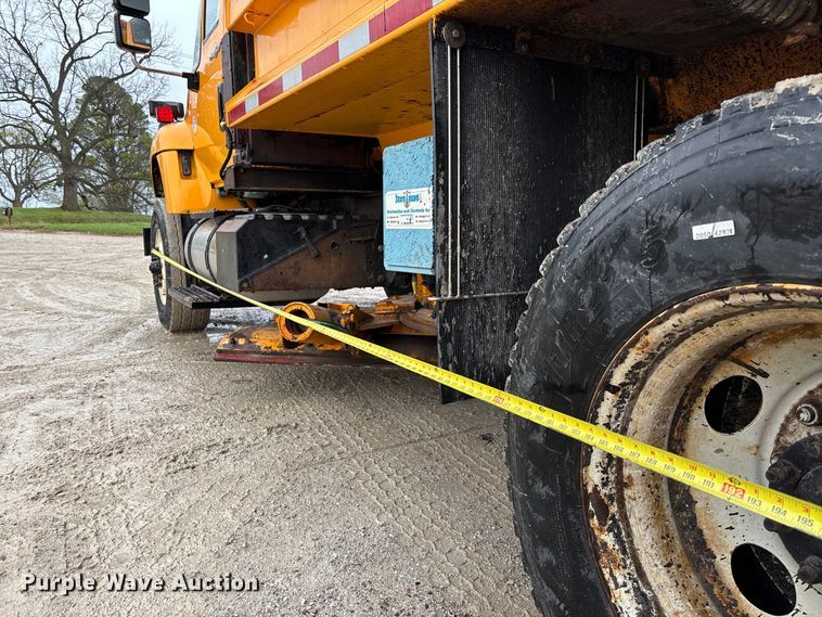 image for item FB3409 2009 International 7500 dump truck