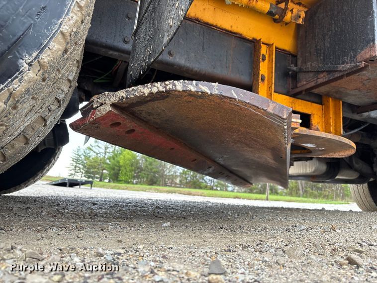 image for item FB3409 2009 International 7500 dump truck