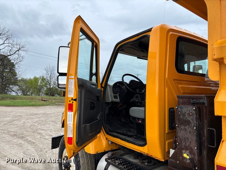 image for item FB3409 2009 International 7500 dump truck