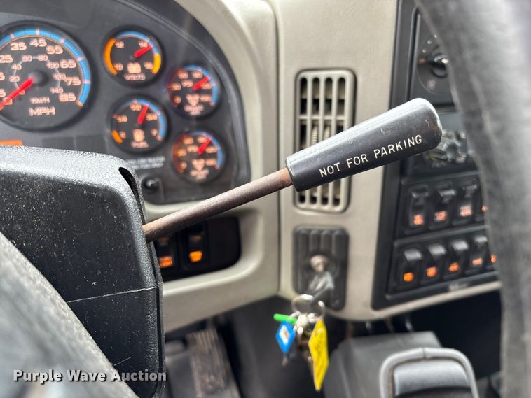 image for item FB3409 2009 International 7500 dump truck