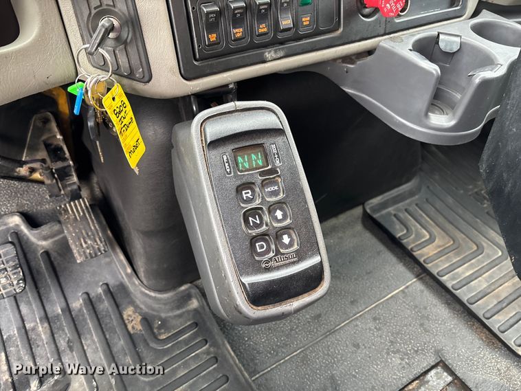 image for item FB3409 2009 International 7500 dump truck