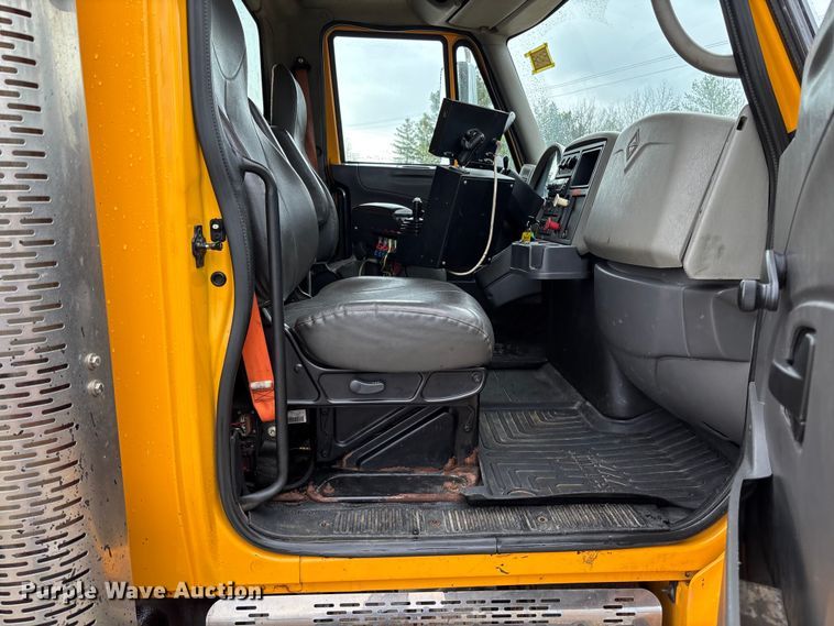 image for item FB3409 2009 International 7500 dump truck