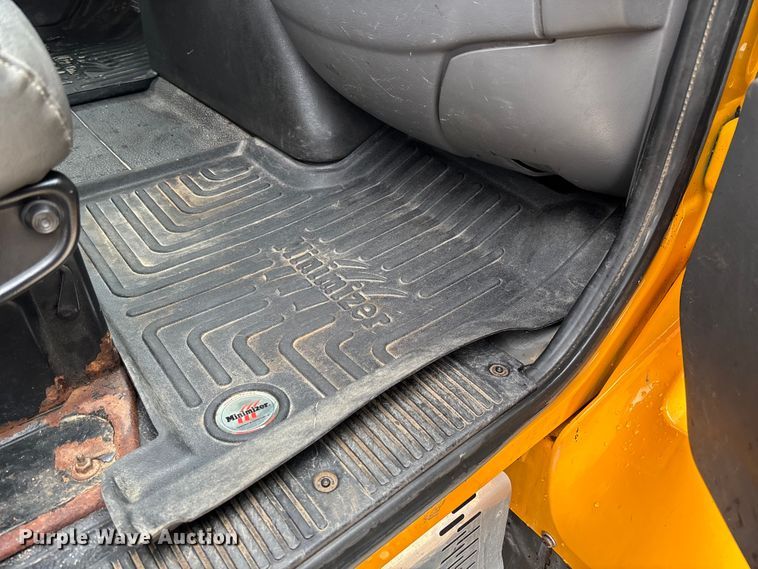 image for item FB3409 2009 International 7500 dump truck