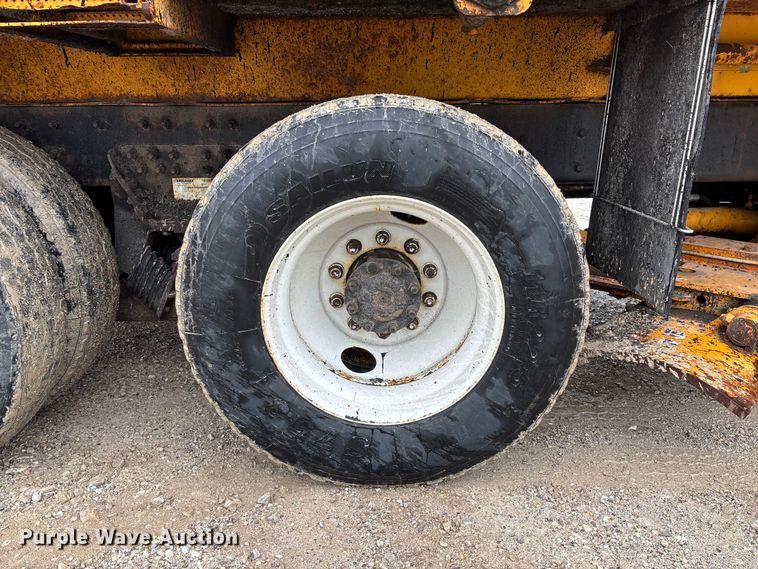 image for item FB3409 2009 International 7500 dump truck