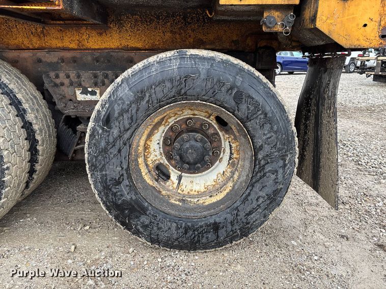 image for item FB3409 2009 International 7500 dump truck