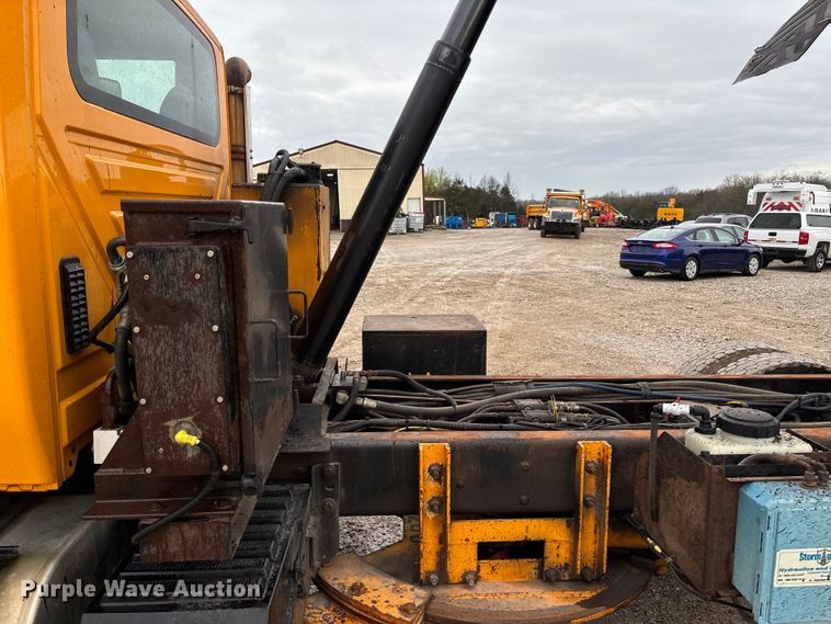 image for item FB3409 2009 International 7500 dump truck