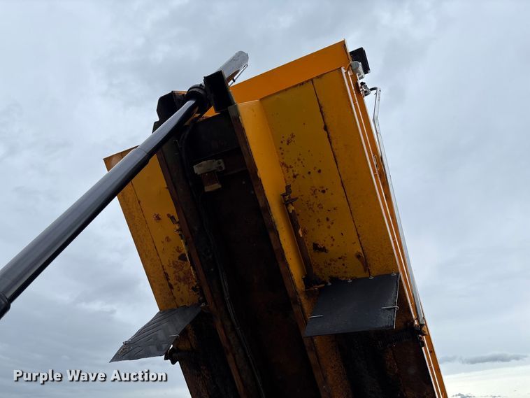 image for item FB3409 2009 International 7500 dump truck