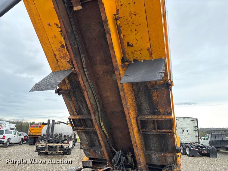 image for item FB3409 2009 International 7500 dump truck