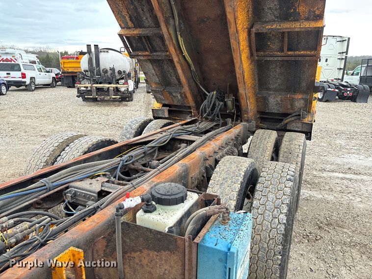 image for item FB3409 2009 International 7500 dump truck