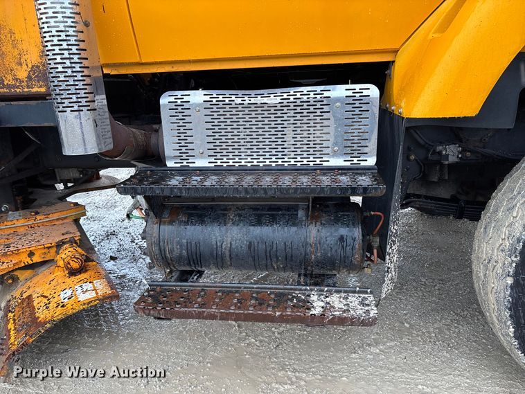 image for item FB3410 2013 International 7500 dump truck