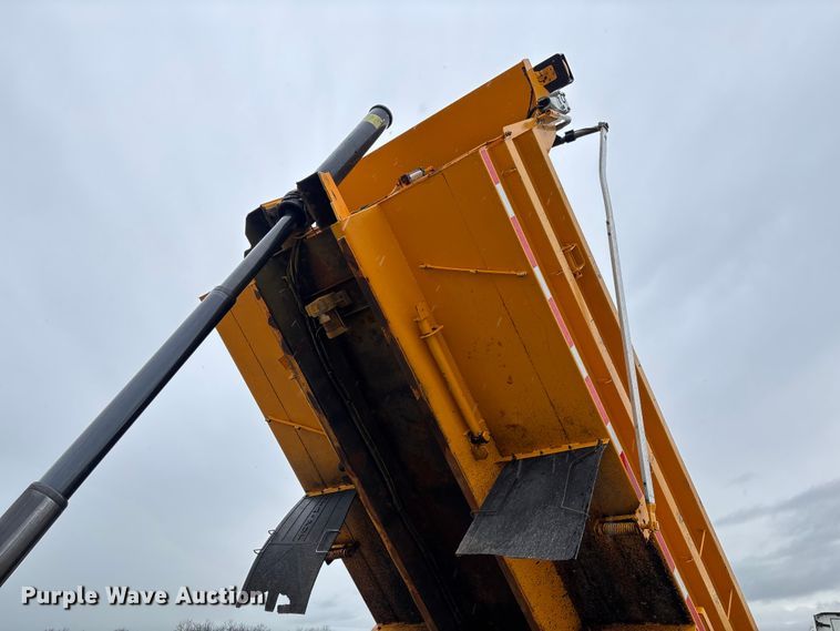 image for item FB3410 2013 International 7500 dump truck