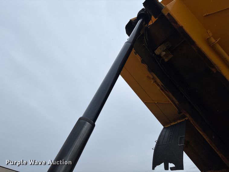 image for item FB3410 2013 International 7500 dump truck