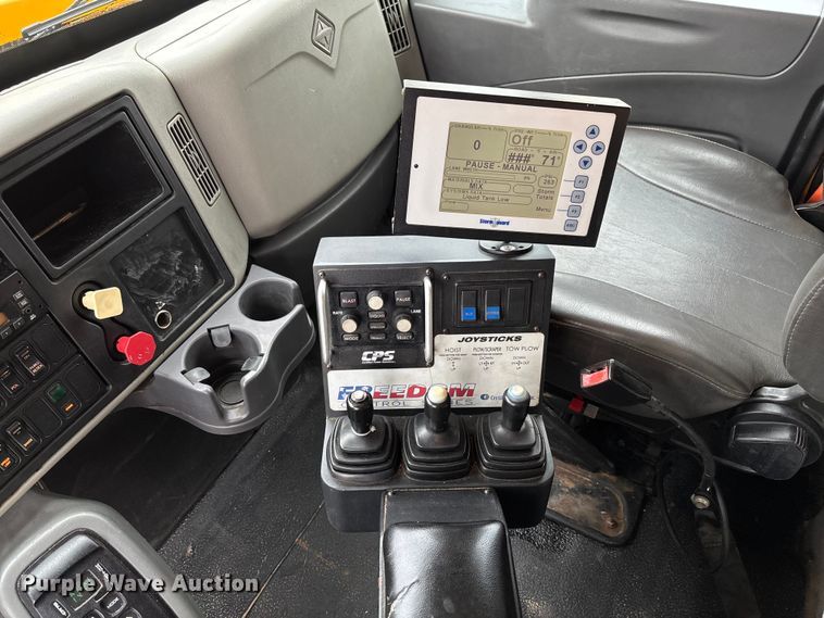 image for item FB3410 2013 International 7500 dump truck