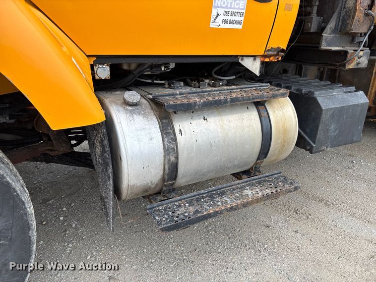 image for item FB3411 2010 International 7500 dump truck