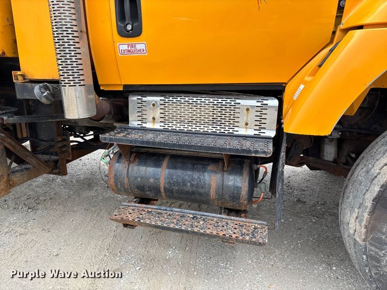 image for item FB3411 2010 International 7500 dump truck