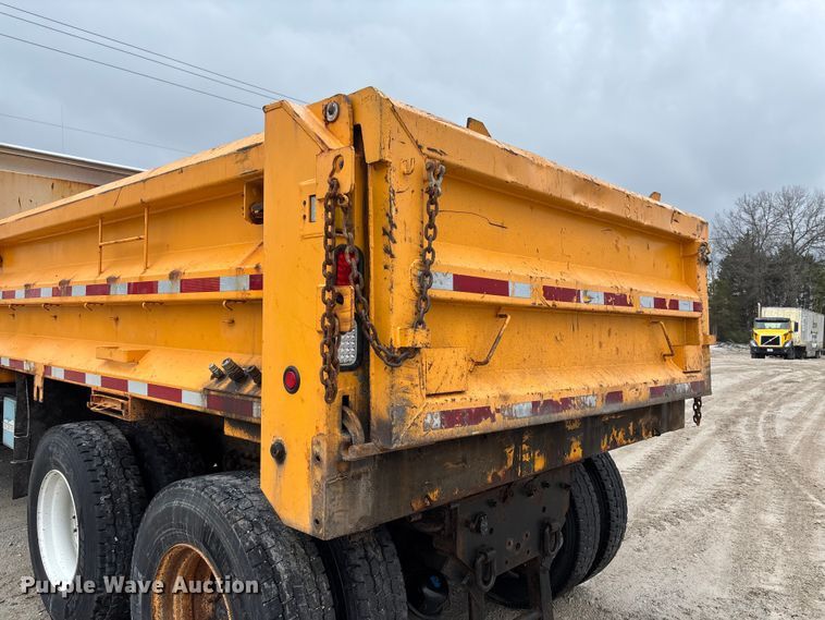 image for item FB3411 2010 International 7500 dump truck