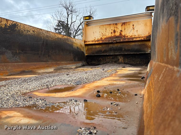 image for item FB3411 2010 International 7500 dump truck