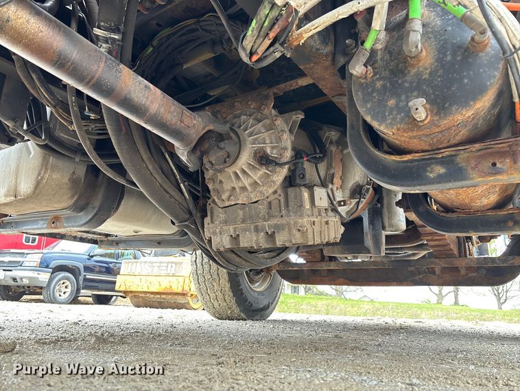 image for item FB3411 2010 International 7500 dump truck