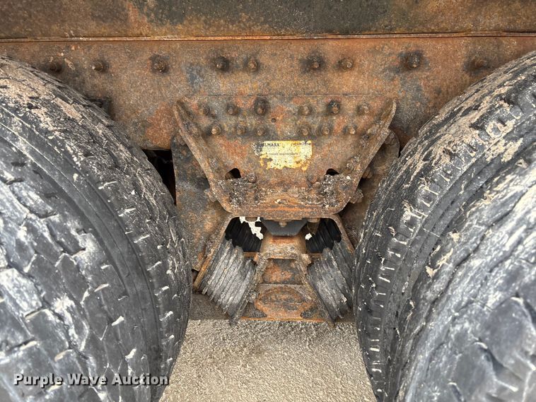 image for item FB3411 2010 International 7500 dump truck