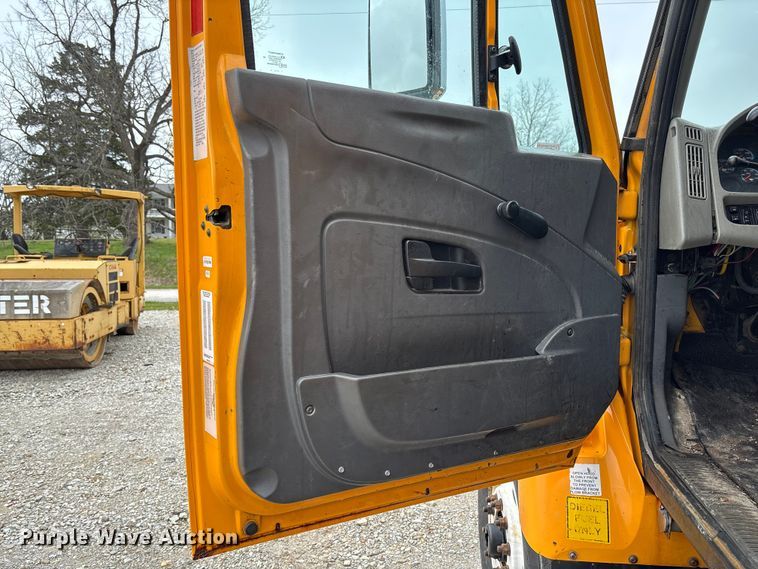 image for item FB3411 2010 International 7500 dump truck