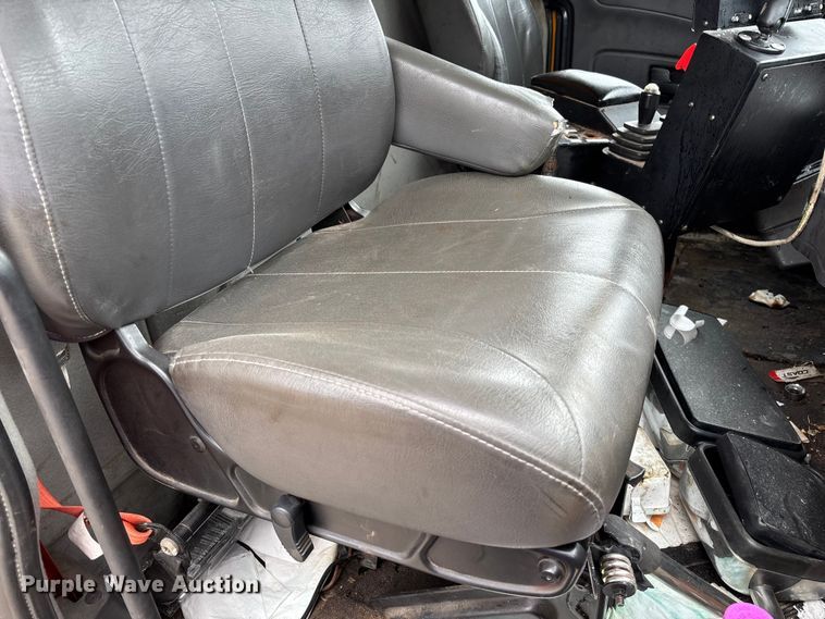 image for item FB3411 2010 International 7500 dump truck