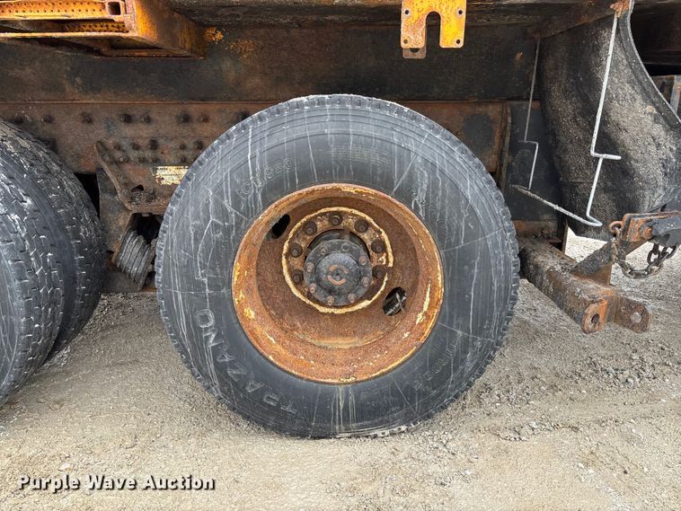 image for item FB3411 2010 International 7500 dump truck