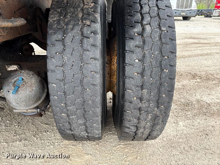 image for item FB3411 2010 International 7500 dump truck