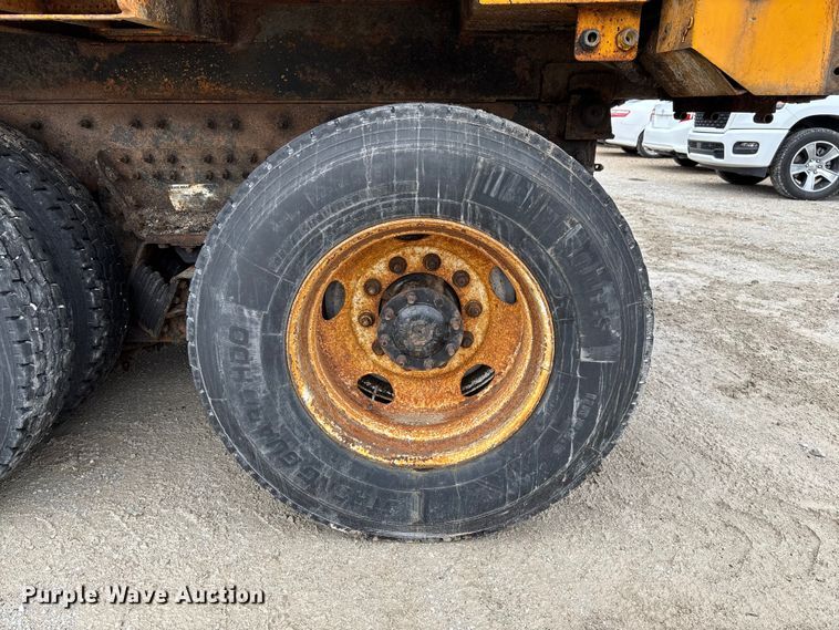 image for item FB3411 2010 International 7500 dump truck