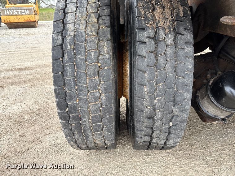 image for item FB3411 2010 International 7500 dump truck