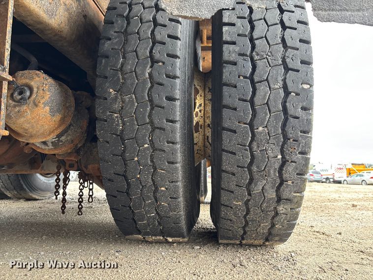 image for item FB3411 2010 International 7500 dump truck